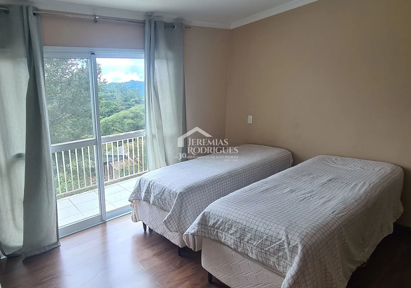 Casa para venda com 5 dormitórios no Condomínio Residencial Parque da Mantiqueira em Santo Antônio do Pinhal/SP