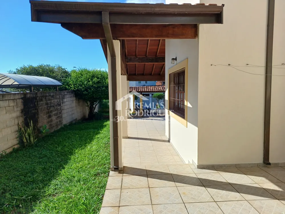 Casa com 3 quartos, 223 m², venda por R$670.000 - Campo Alegre - Pindamonhangaba/SP