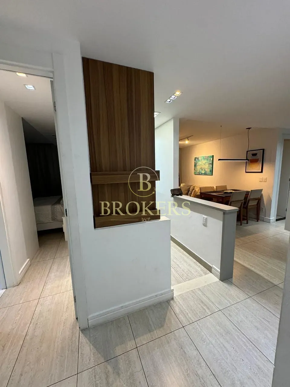 Apartamento a venda. Ipanema na quadra da praia! 2 quartos (1 suíte), varanda com vista mar, vaga,