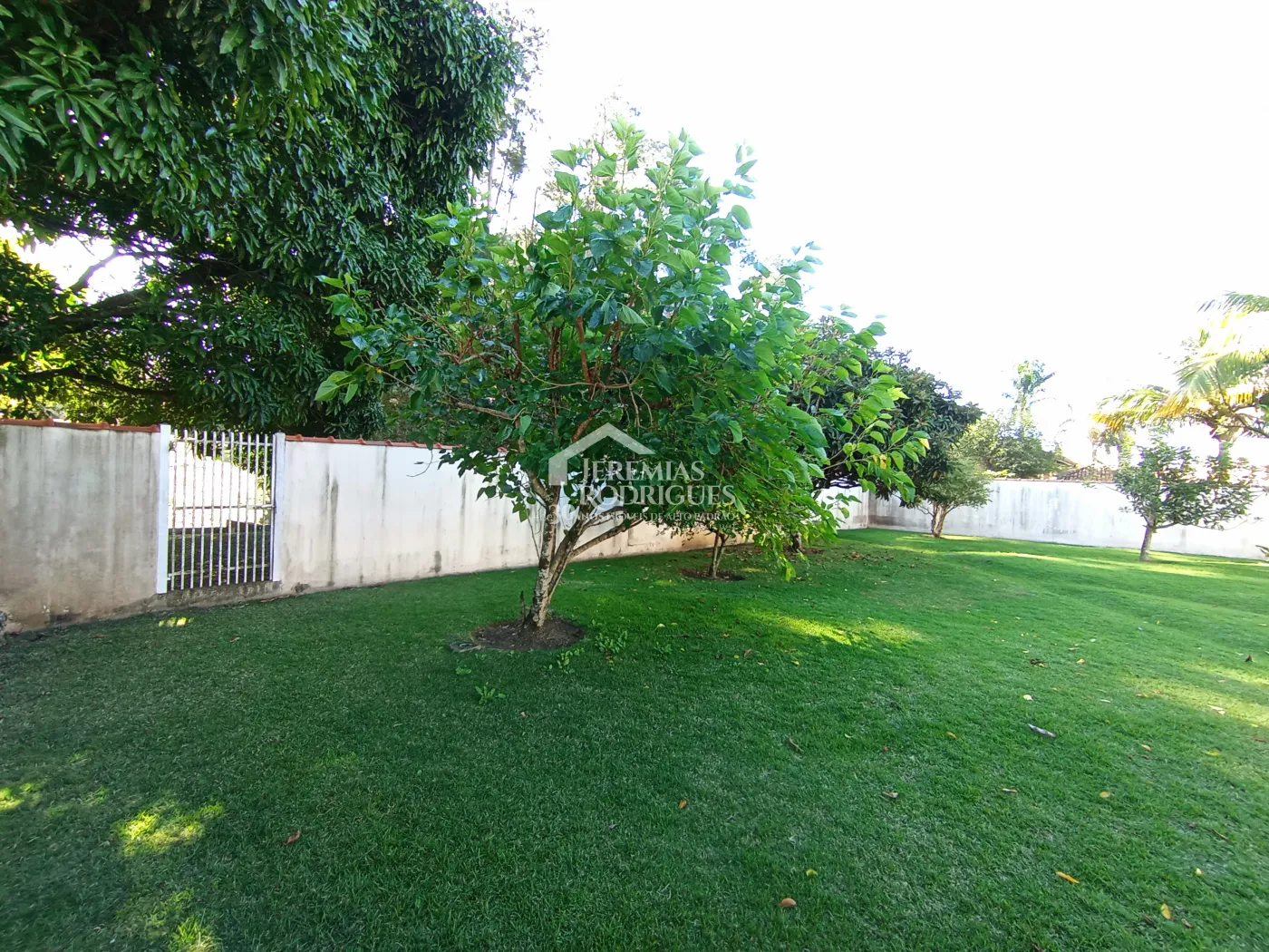 Casa à venda com 4 dormitórios no Condomínio Village Paineiras em Pindamonhangaba/SP