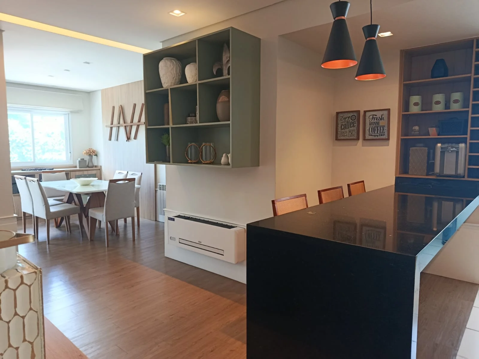 Apartamento à venda com 3 suítes no Edifício Le Premier em Campos do Jordão/SP. 