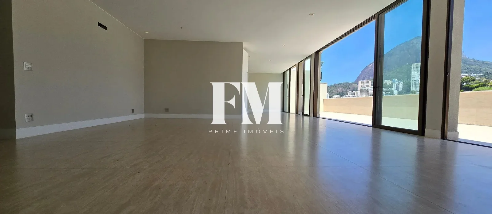 Cobertura linear, toda modernizada à venda no Leblon, São 460m², 4 suítes, vista indevassável! - foto 9