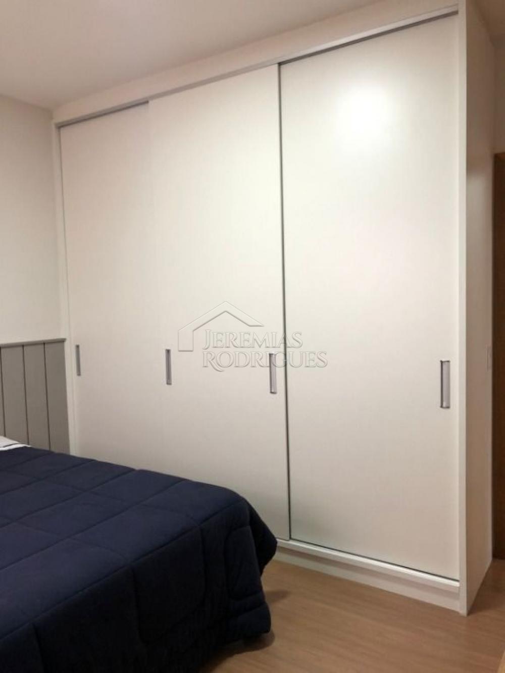 Casa à venda com 3 suítes no Condomínio Reserva dos Lagos em Pindamonhangaba/SP.