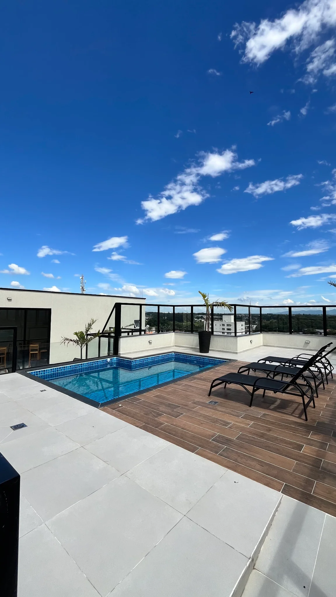 Apartamento no Edifício Santiago em Pindamonhangaba com localização privilegiada