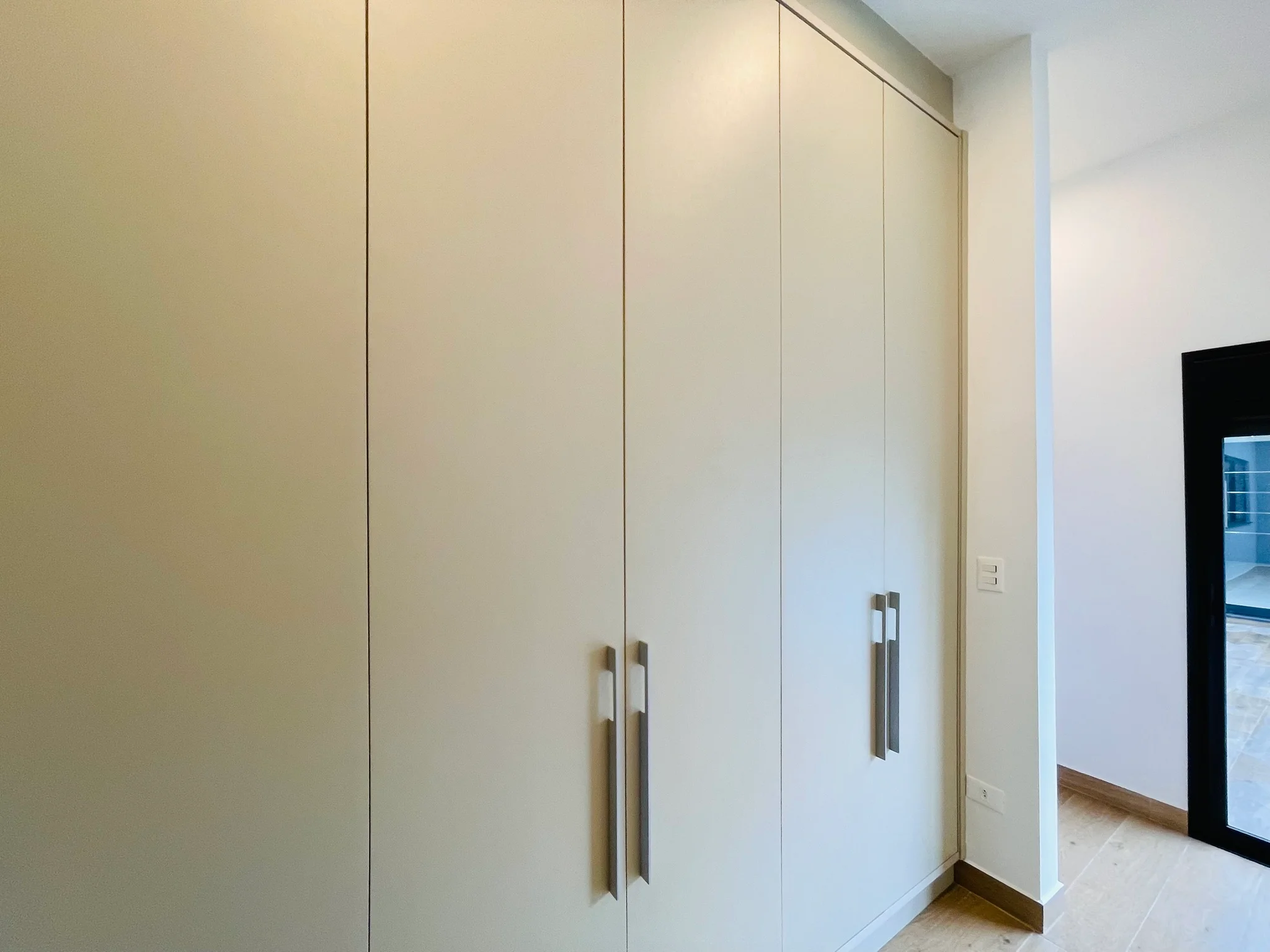 Casa à venda com 4 dormitórios no Condomínio Ouro Ville em Taubaté/SP.