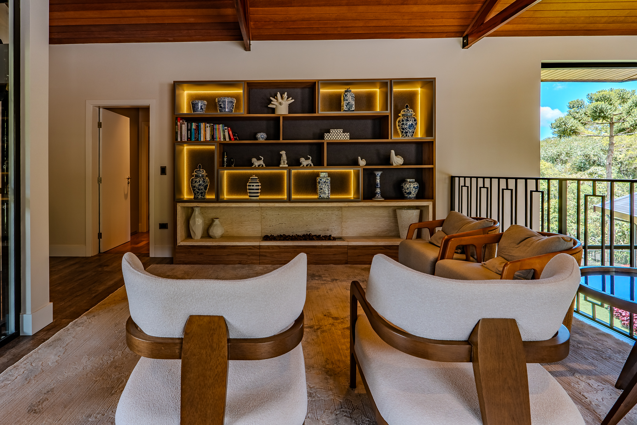 Mansão à venda com 5 suítes no Condomínio Reserva Figueiredo em Campos do Jordão/SP. 