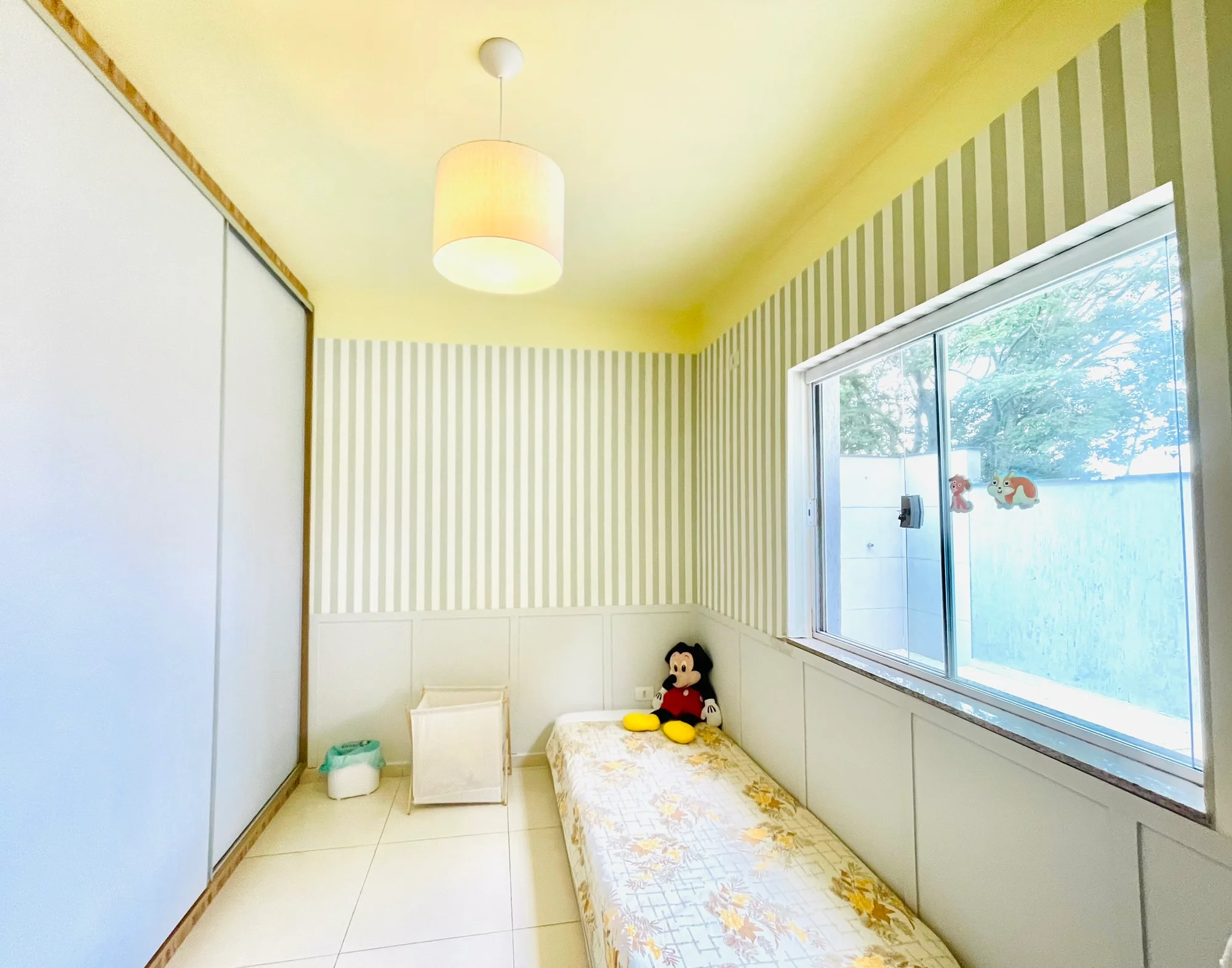 Casa à venda com 3 dormitórios no Condomínio Campos do Conde II em Tremembé/SP. 