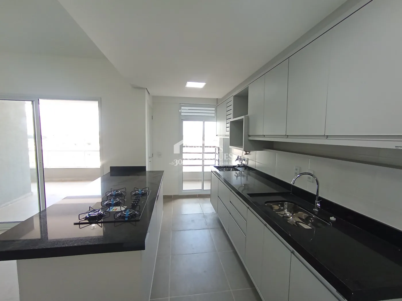 Apartamento à venda com 3 dormitórios, 119 m² no Edifício Residencial Elegance em Taubaté/SP.