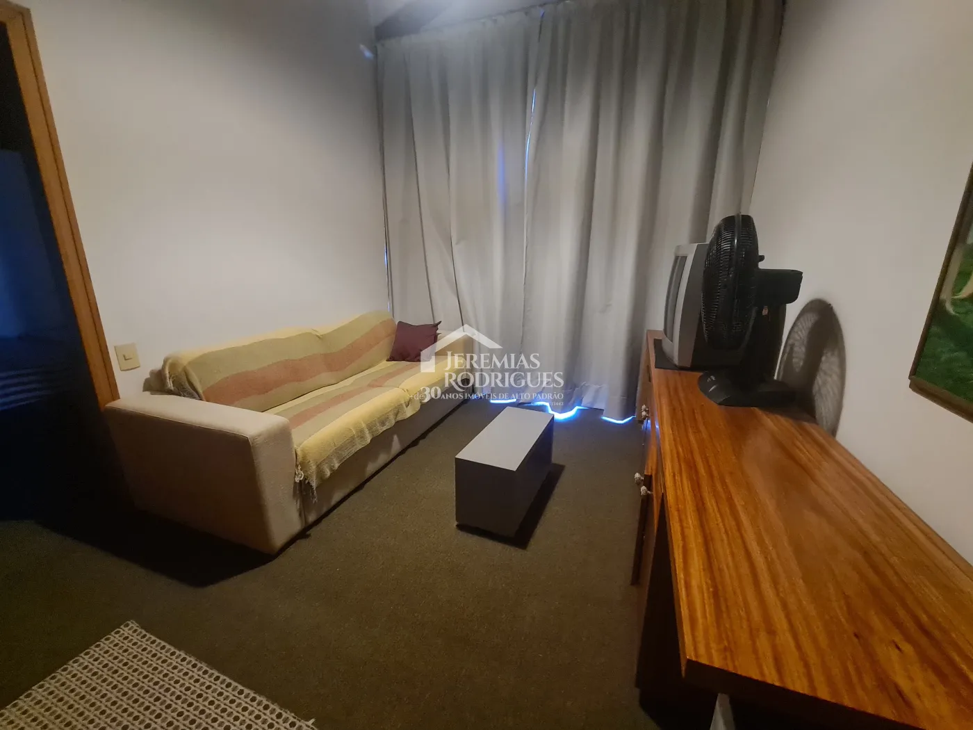 Casa à venda com 6 suítes no Condomínio Jardim Véu da Noiva em Campos do Jordão/SP