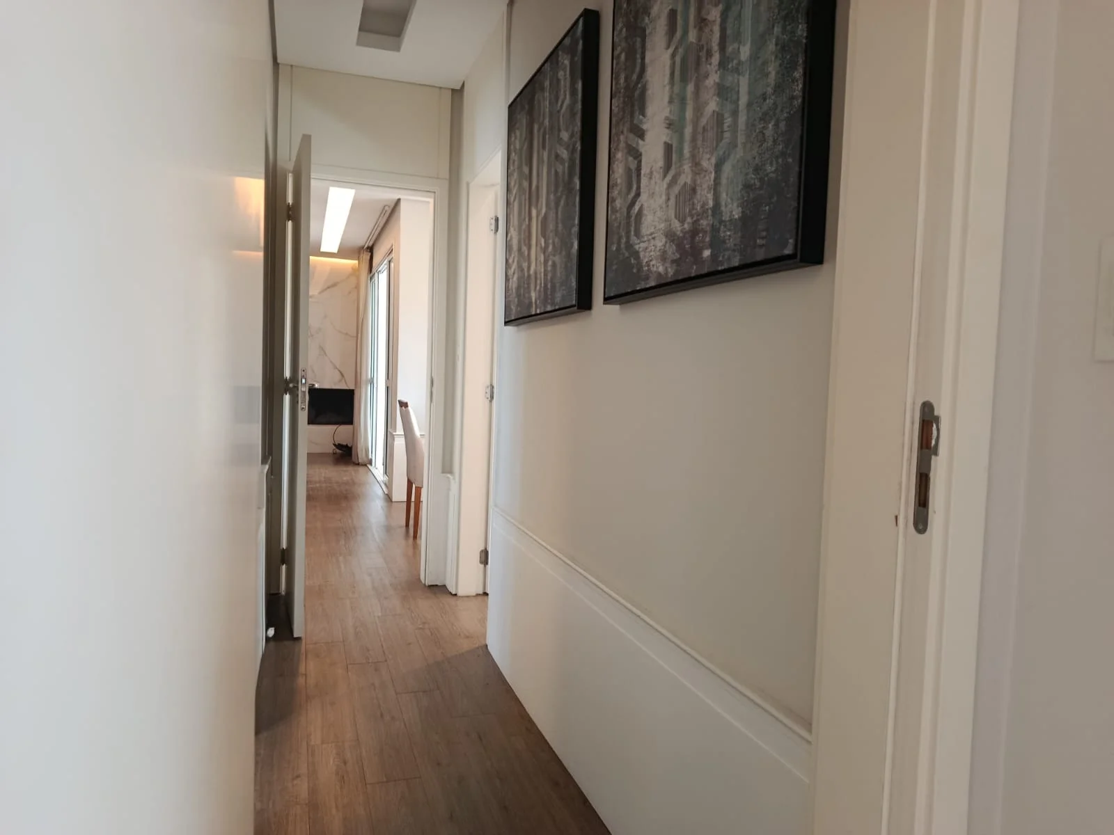 Apartamento à venda com 3 suítes no Edifício Le Premier em Campos do Jordão/SP. 