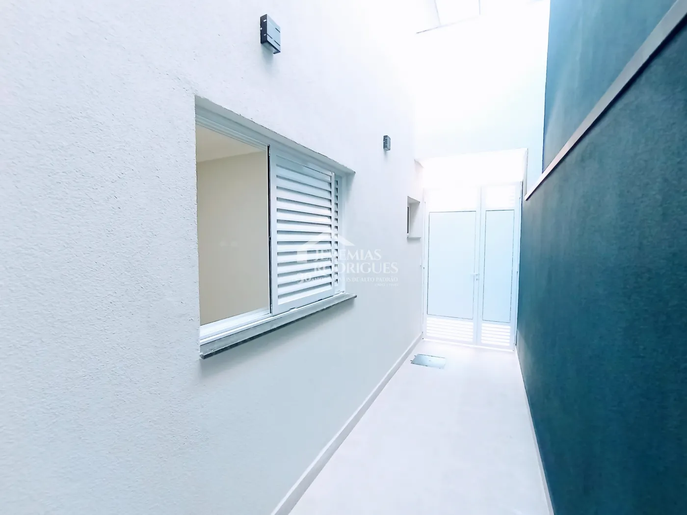 Casa à venda com 3 suítes no Condomínio Residencial Tecoara em Taubaté/SP