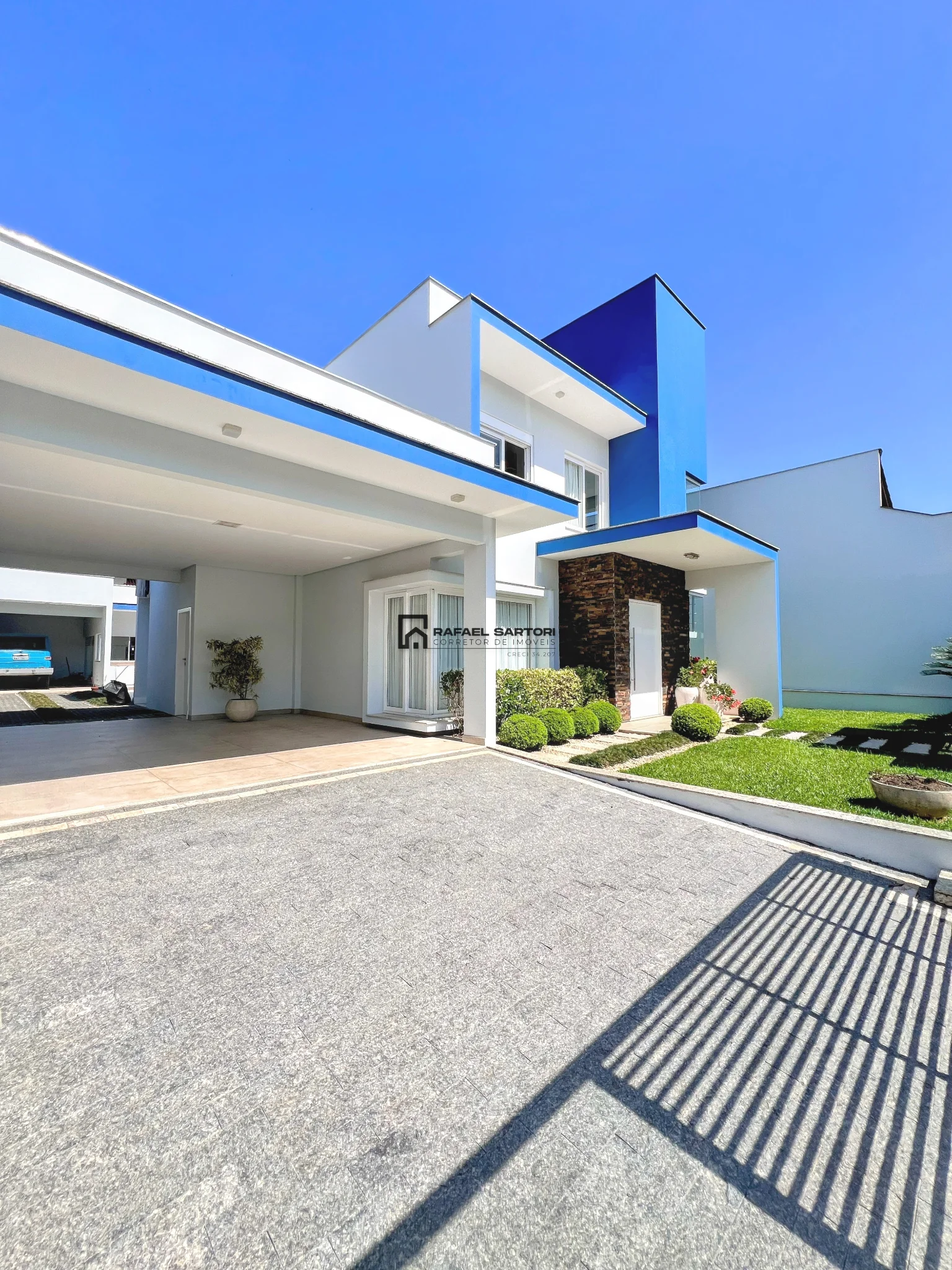 CASA COM 04 QUARTOS NO AMIZADE