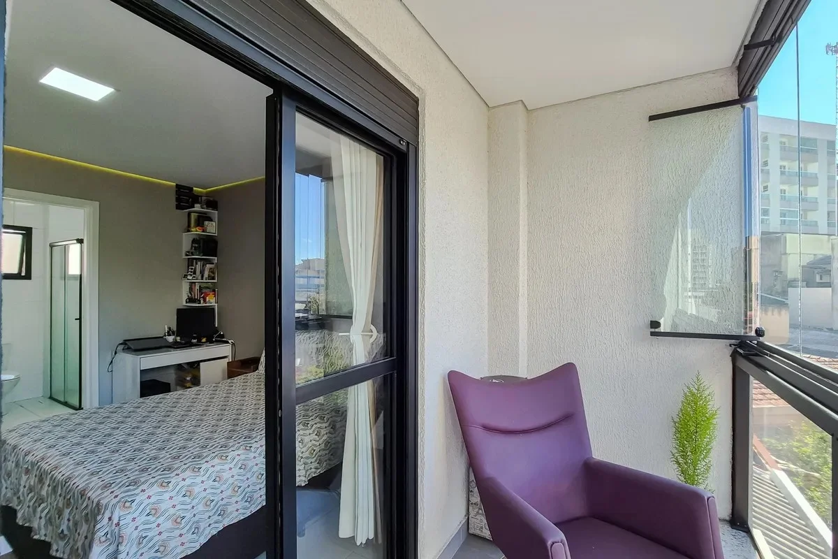 Oportunidade no Centro de SBC: Apartamento Moderno de 74m², 2 Suítes, Varanda Gourmet e 2 Vagas Livres – Abaixo do Valor de Avaliação!