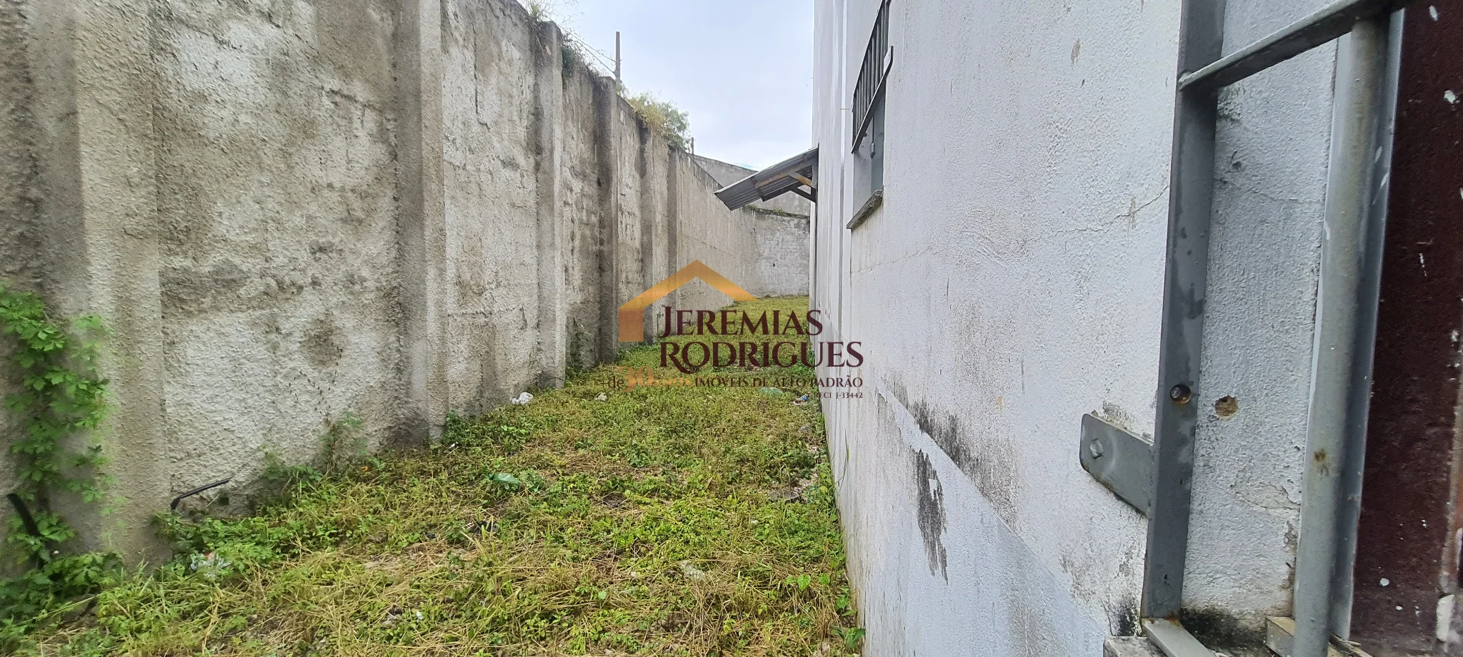 Galpão comercial para alugar em Pindamonhangaba/SP.
