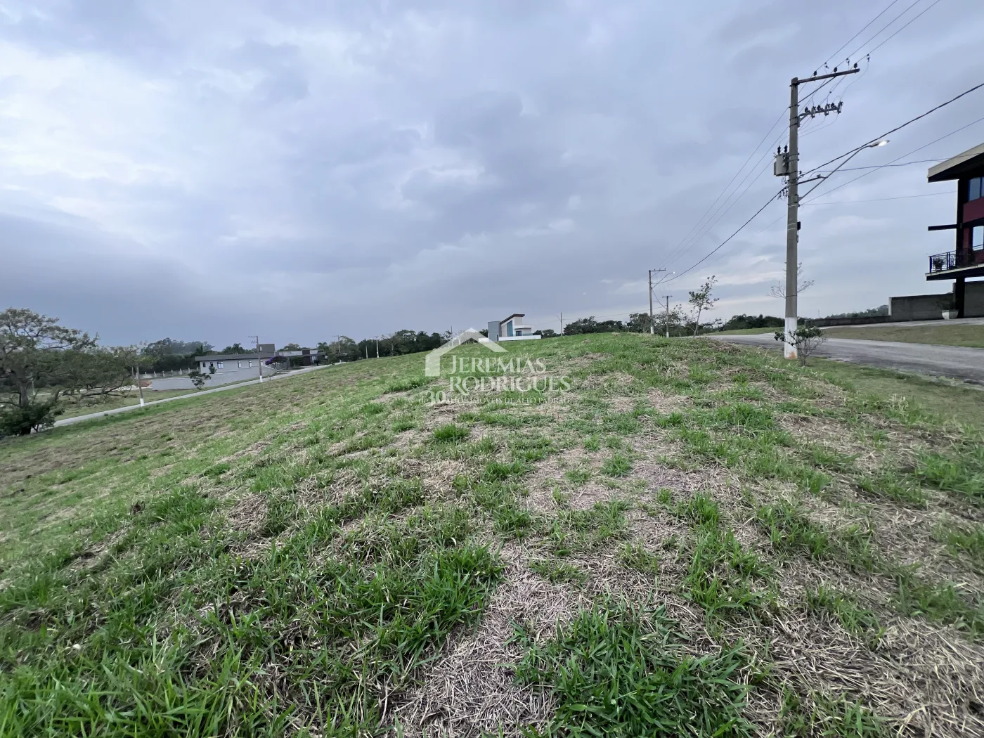 Terreno com 1.320 m² - Condomínio Village da Serra - Tremembé/SP