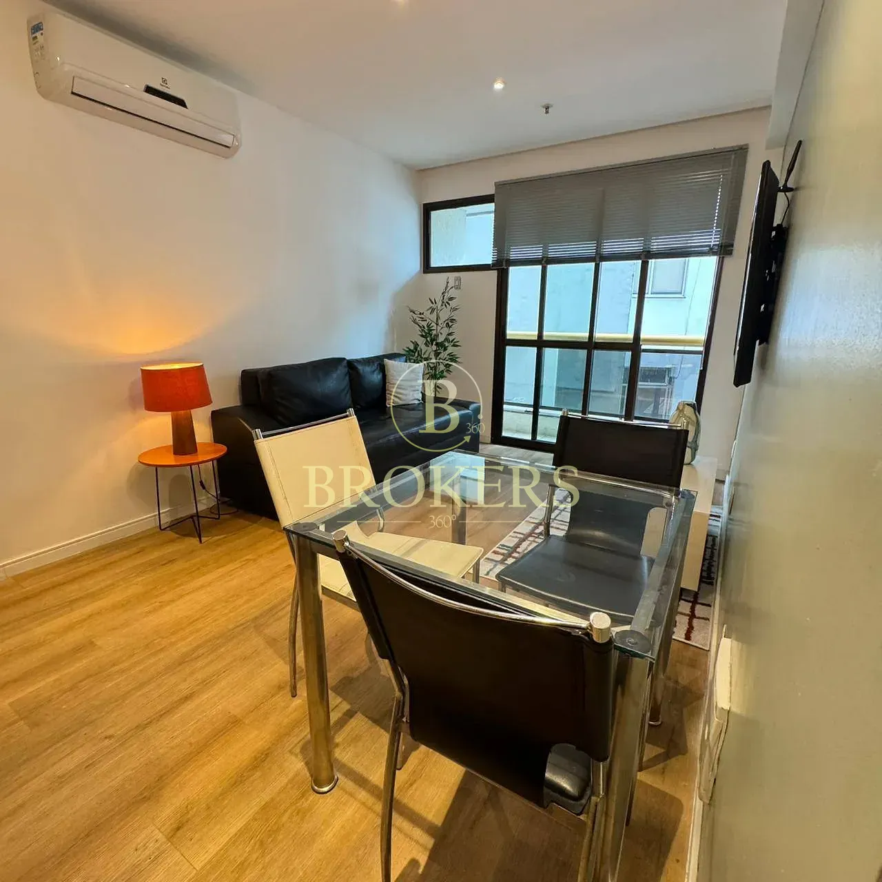 Flat mobiliado à venda em Ipanema com varanda e infraestrutura completa — foto 4