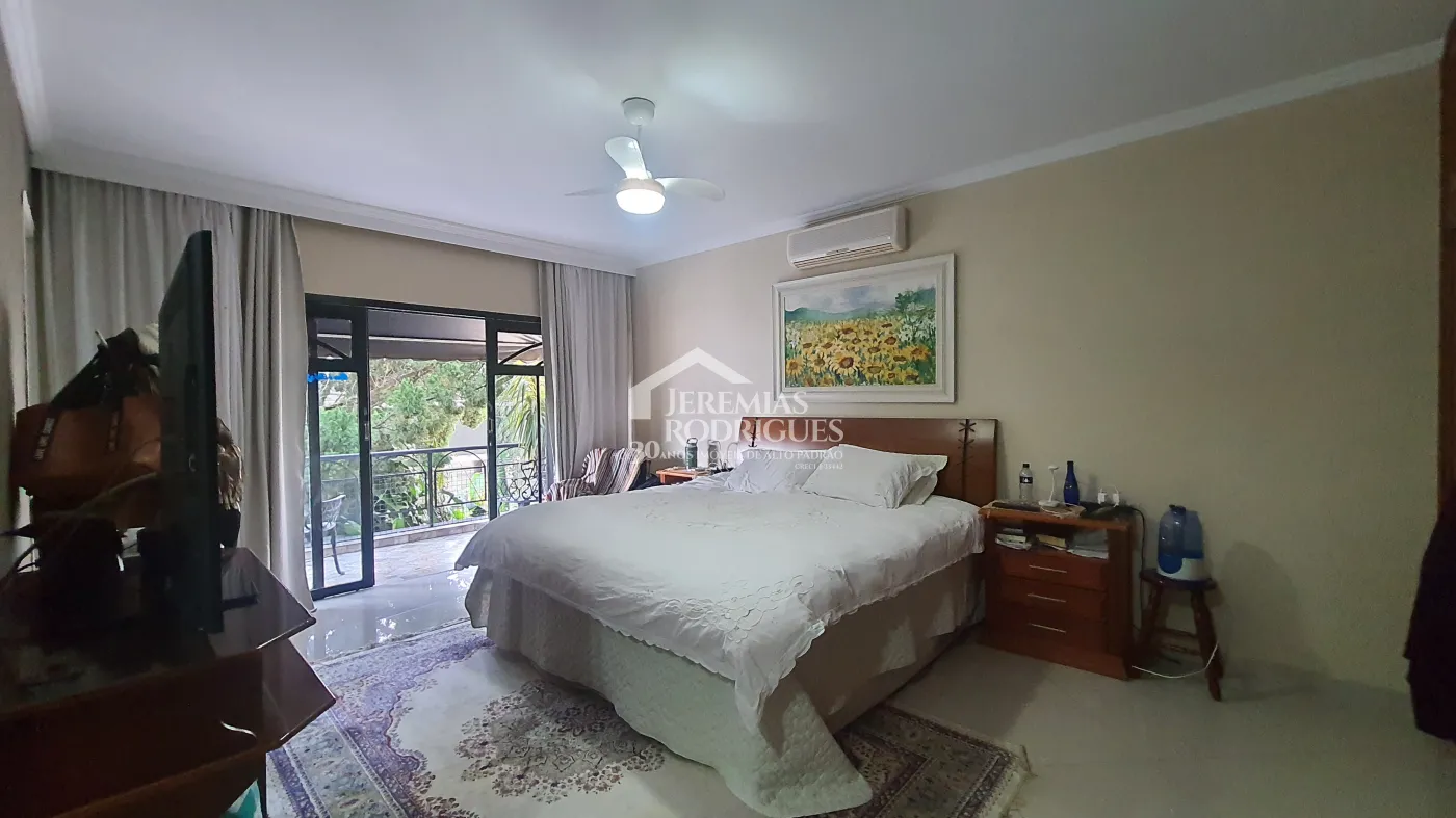Casa para locação com 5 dormitórios no Centro em Taubaté/SP.