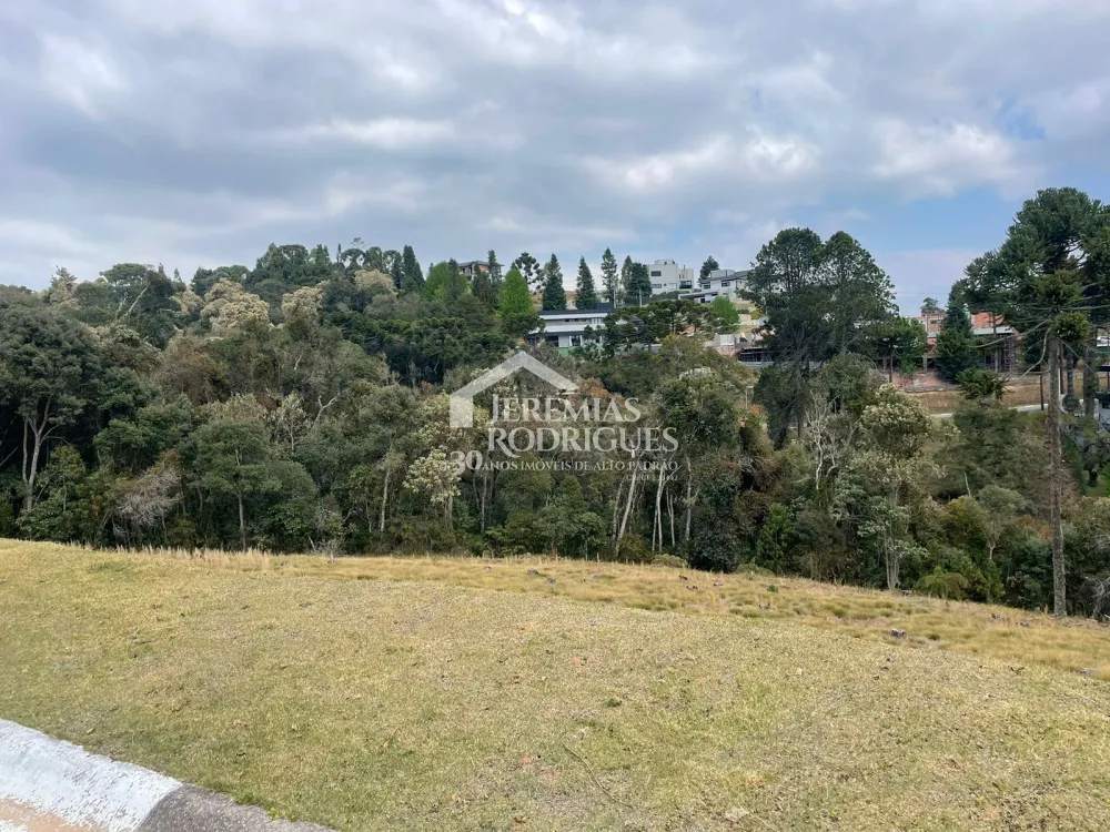 Terreno com 1446 m² - Condomínio Reserva Figueiredo - Campos do Jordão/SP.