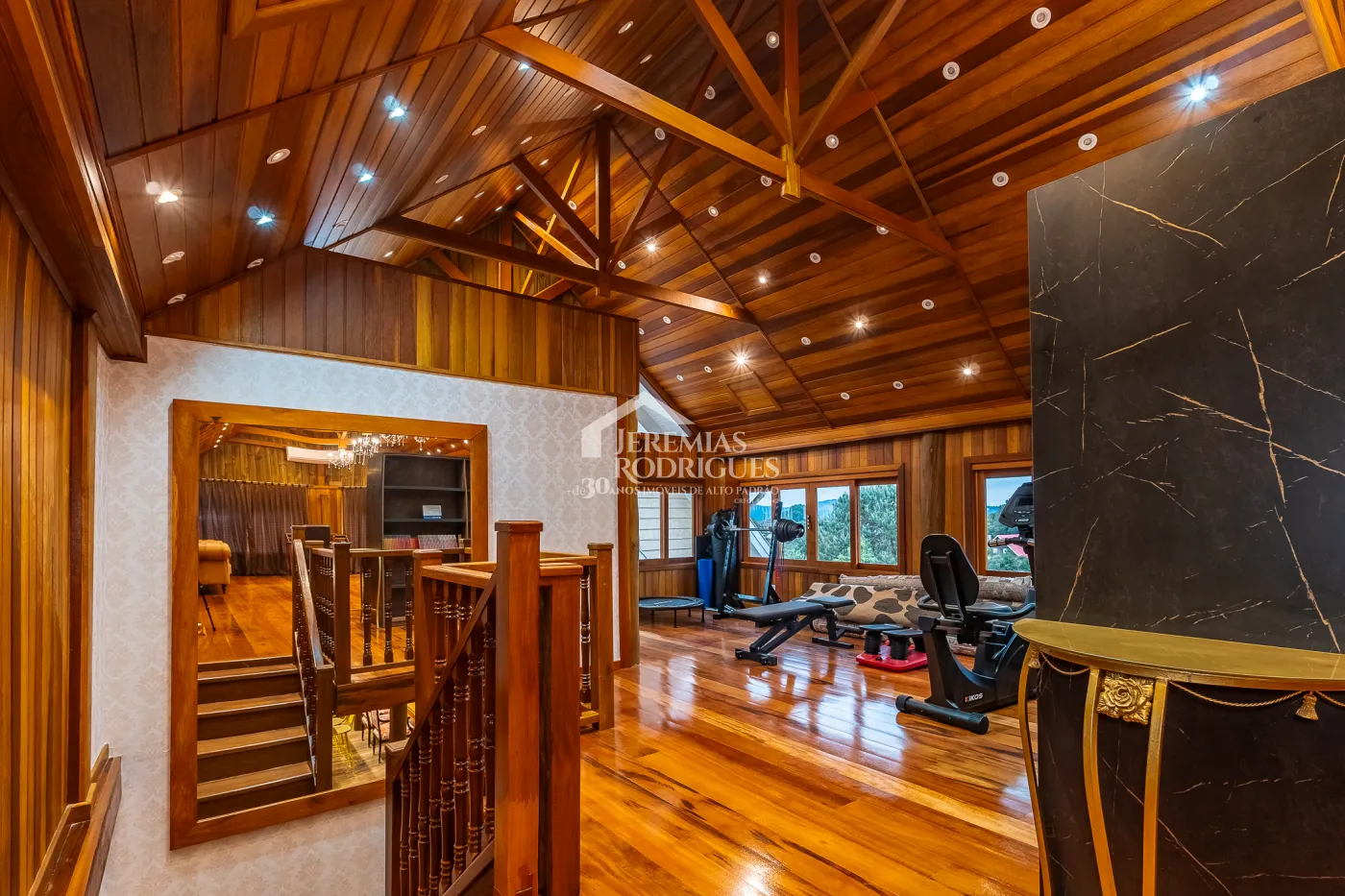 Casa com 5 suítes, 950 m² - Alto do Capivari - Campos do Jordão/SP