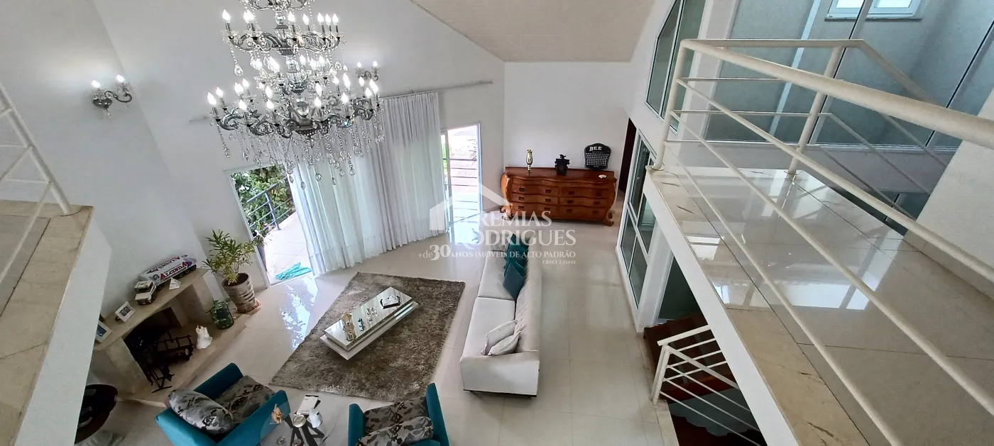 Casa disponível para venda e locação no Condomínio Colonial Village I em Pindamonhangaba/SP