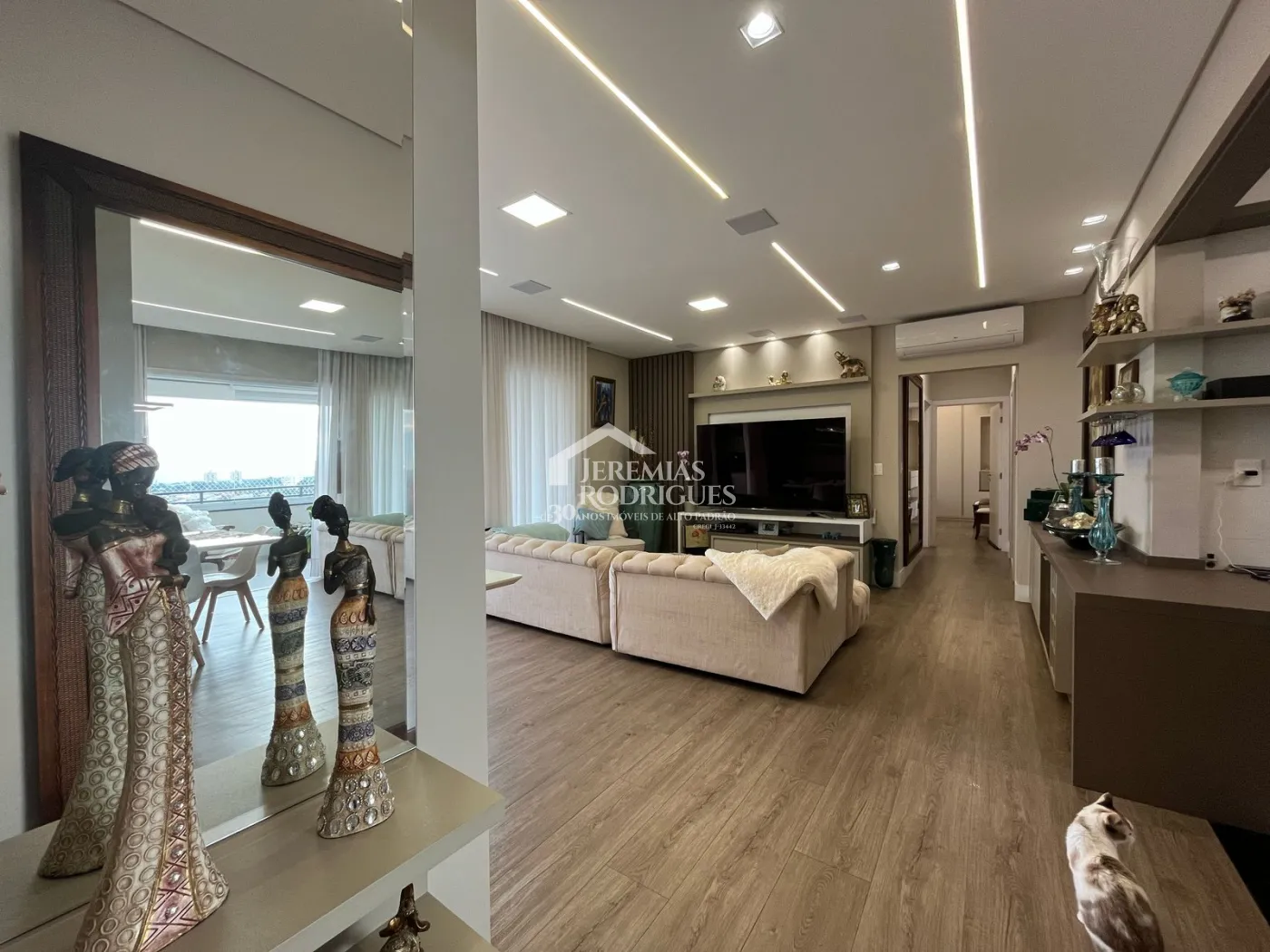 Apartamento à venda com 3 suítes, 142 m² no Condomínio Grand Terrace em Taubaté/SP.