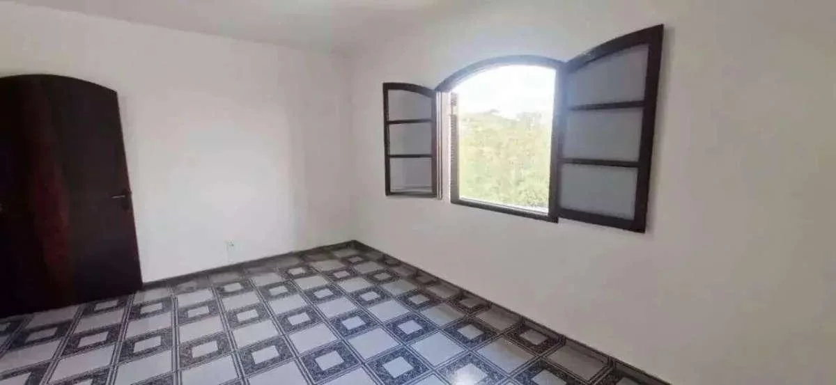 Casa GRANDE, 153m², Térrea com 03 quartos, 02 Vagas de Garagem Coberta, para locação no Jardim Ipê 4, São Bernardo do Campo - SP