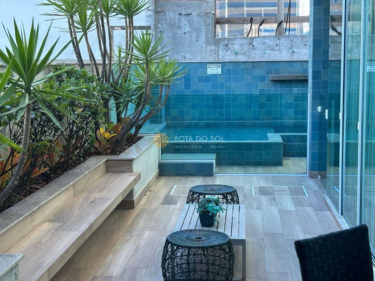 Residencial Salinas Apartamento Quadra Mar 4 Suítes em Meia Praia Itapema SC