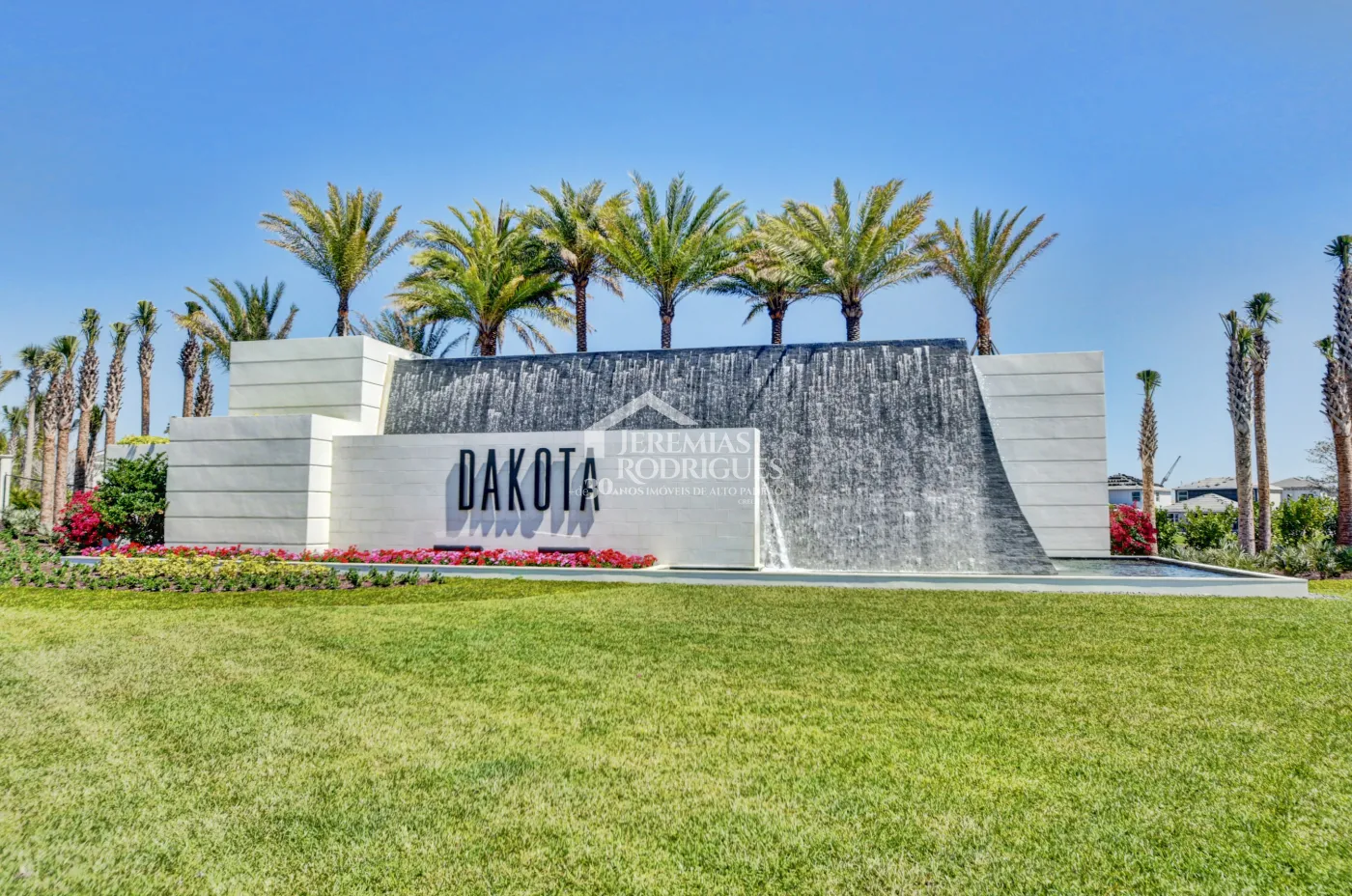 Casa com 4 dormitórios - Condomínio Dakota - Miami/ Flórida