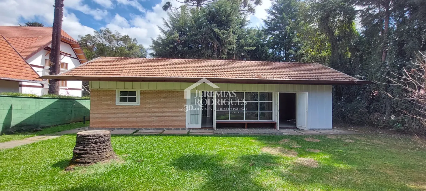 Casa com 3 dormitórios no Bairro Capivari - Campos do Jordão/SP