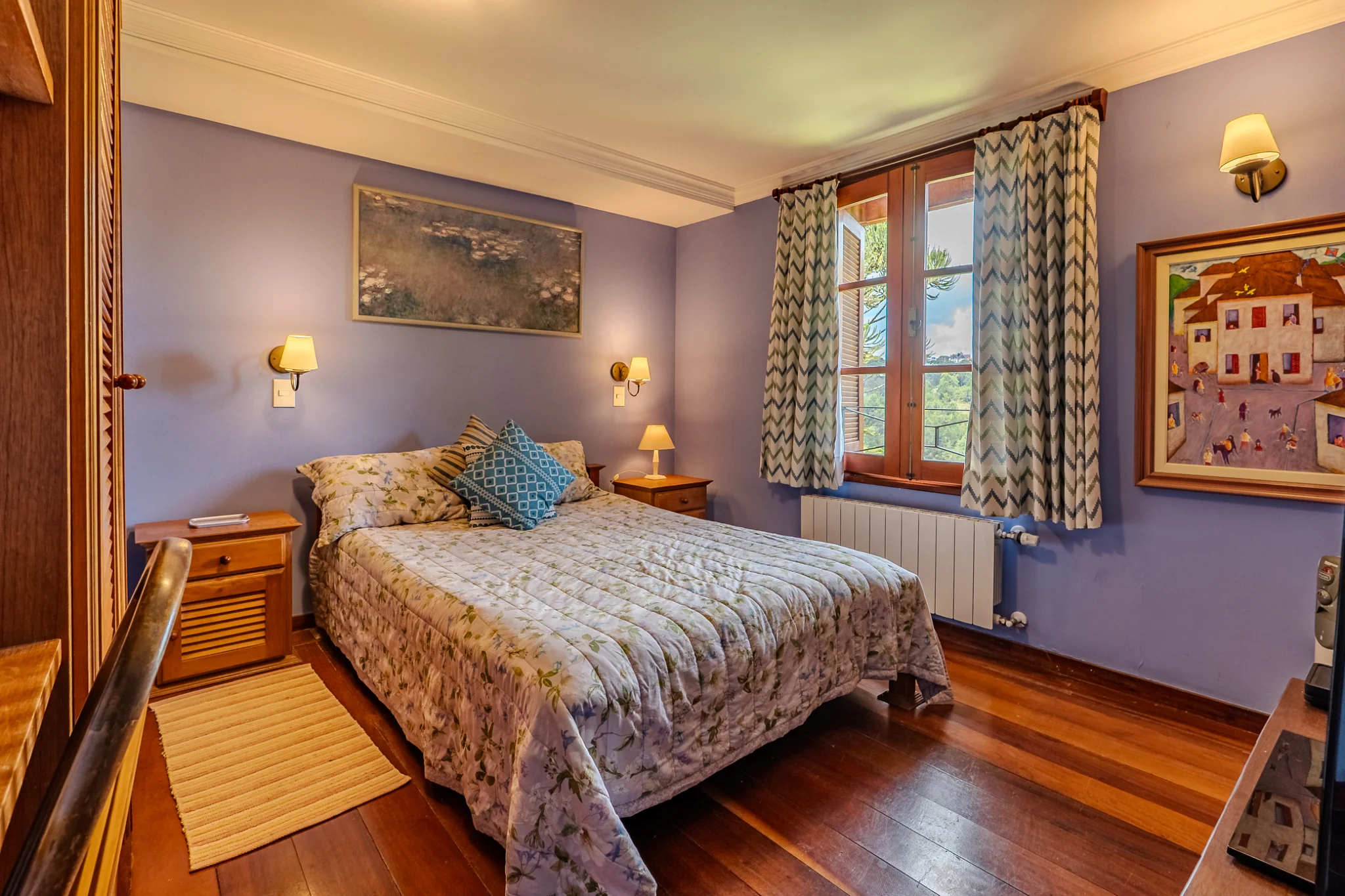 Casa estilo Toscana à venda com 4 suítes no Condomínio Vila Simonsen em Campos do Jordão/SP. 