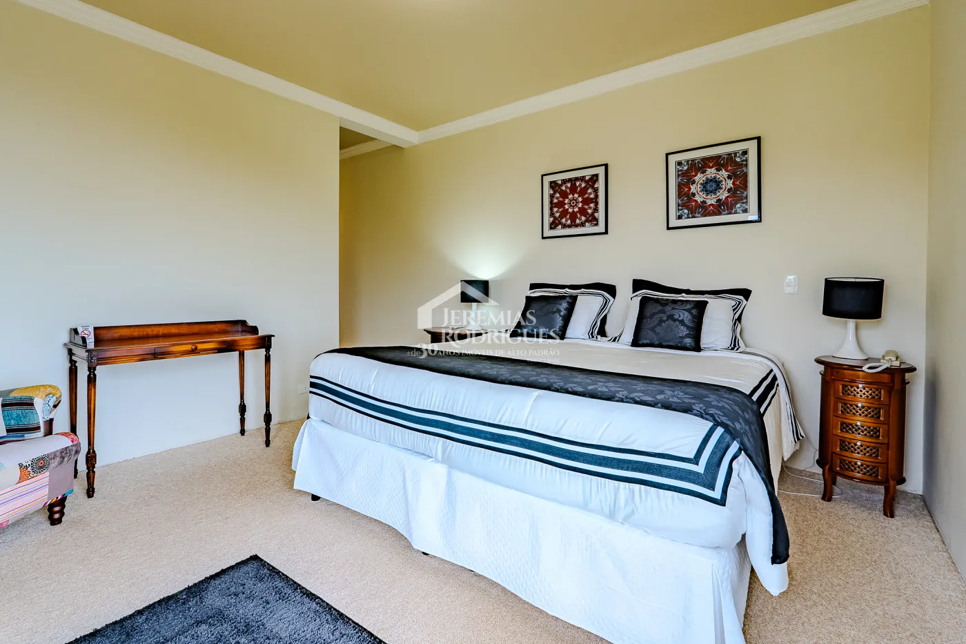 Casa à venda no Parque Pedra do Baú em Campos do Jordão/SP.