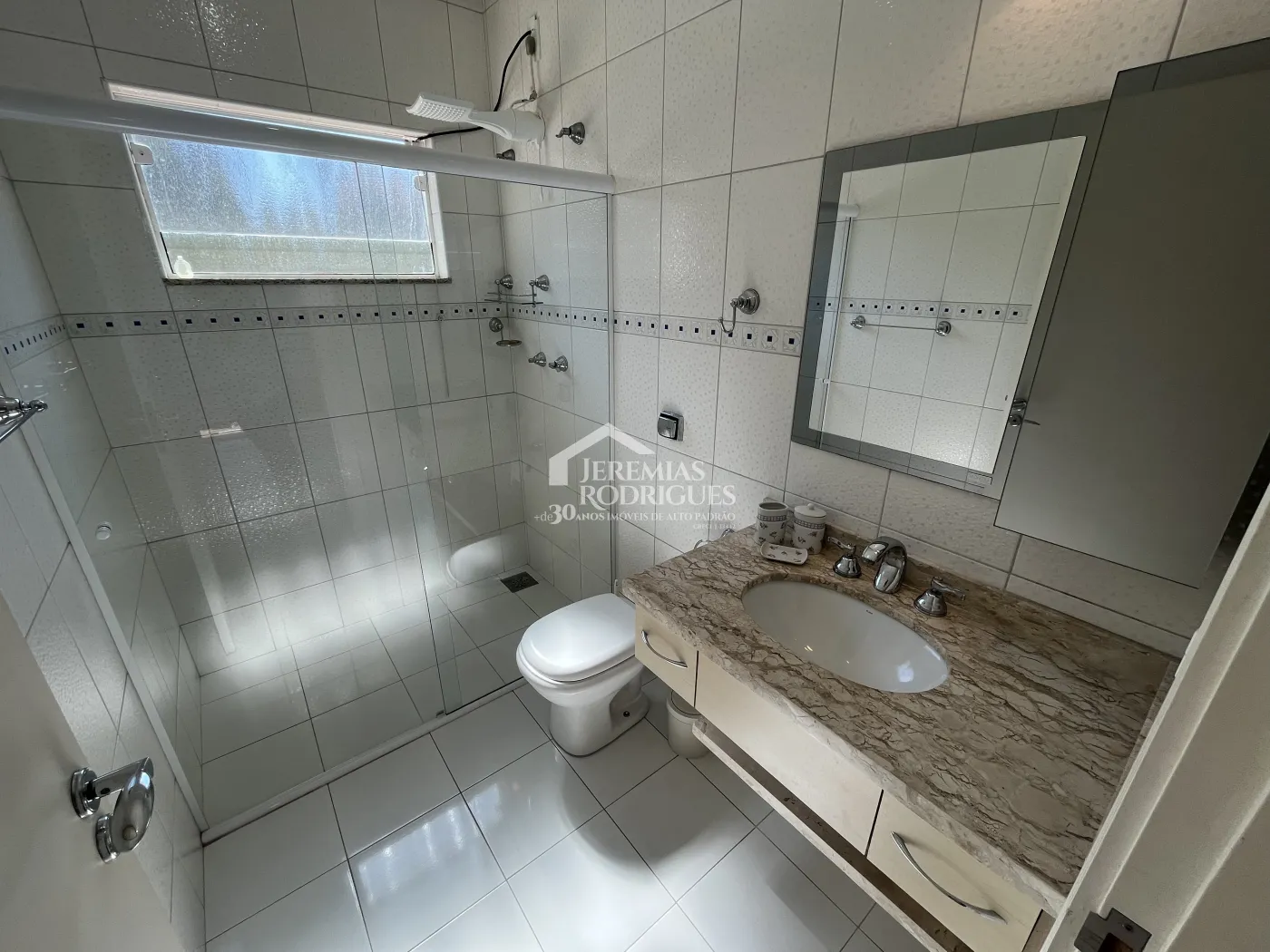 Casa à venda no Condomínio Colonial Village I em Pindamonhangaba/SP