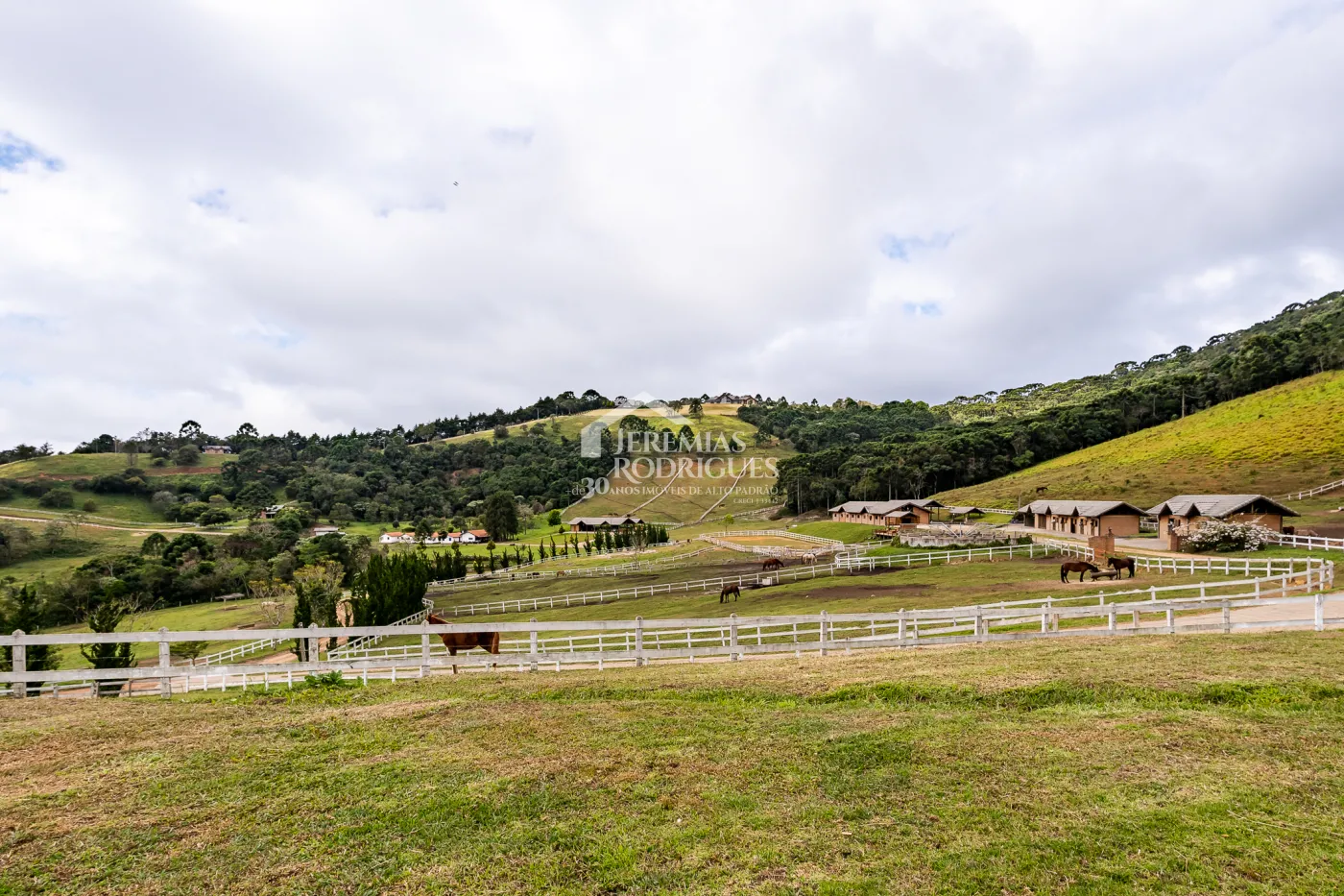 Fazenda com 2.904.000 m² - Sapucaí-Mirim - MG