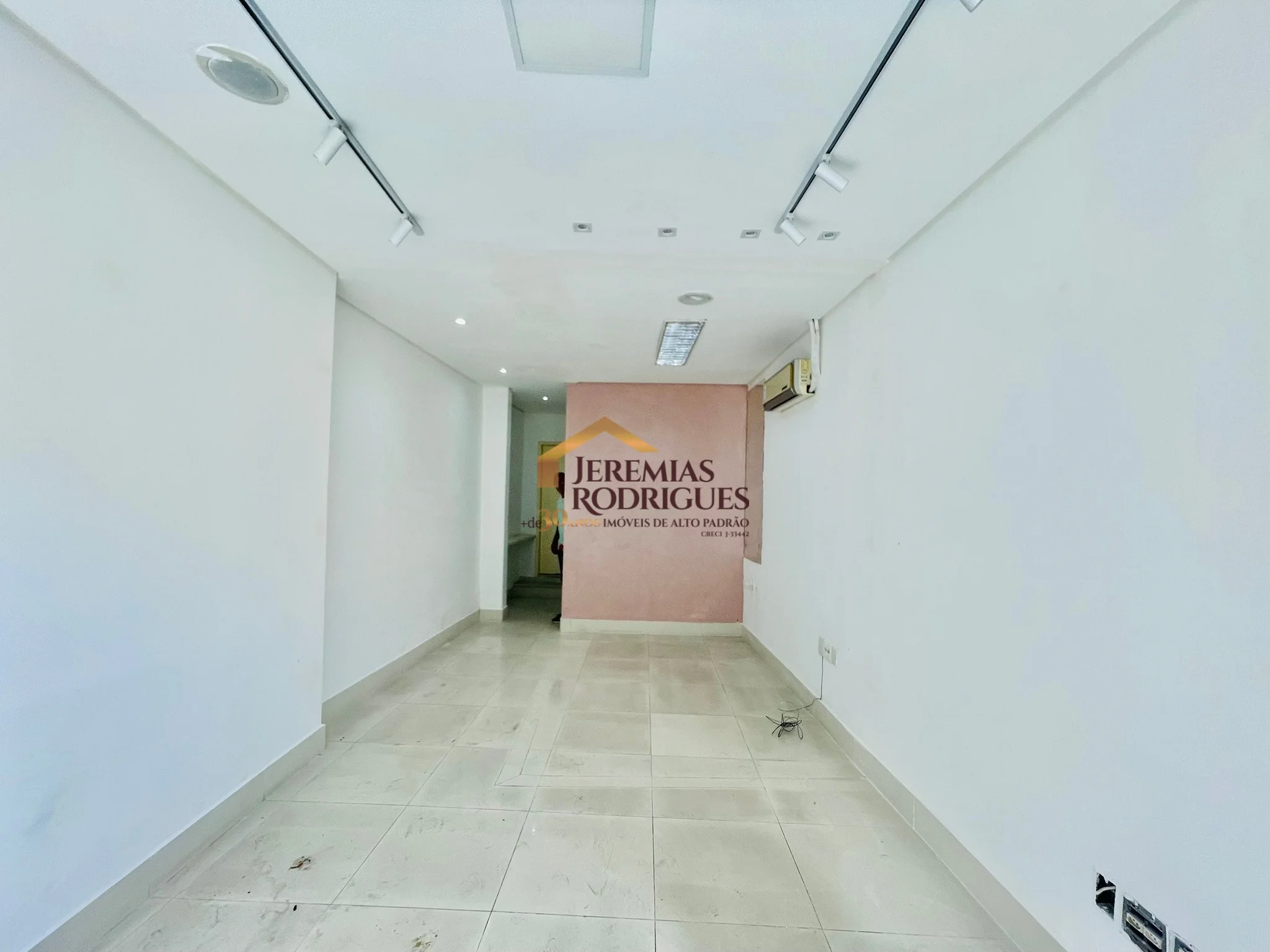 Ponto Comercial para locação no Centro em Taubaté/SP. — foto 5