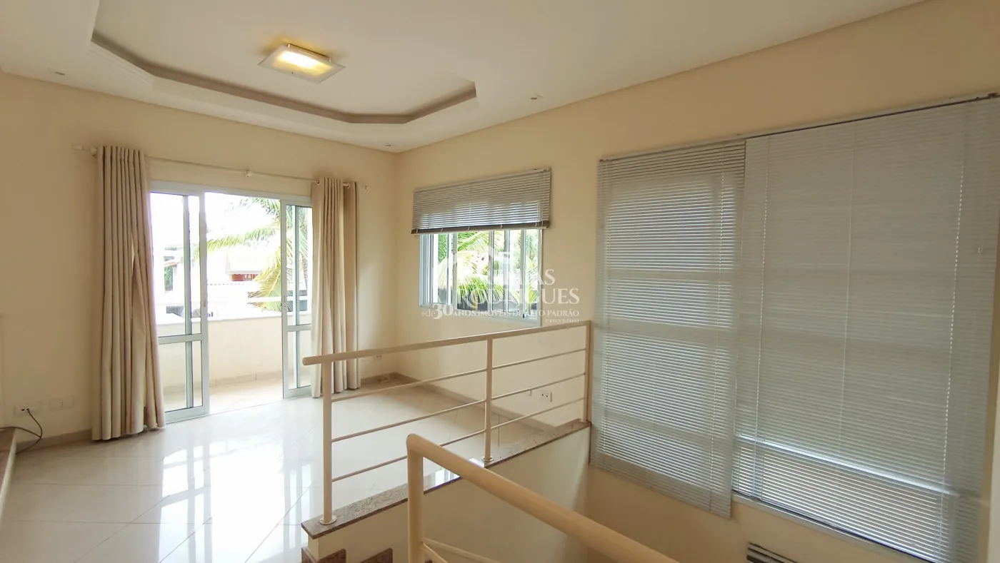 Casa à venda com 5 dormitórios no Condomínio Taubaté Village em Taubaté/SP.
