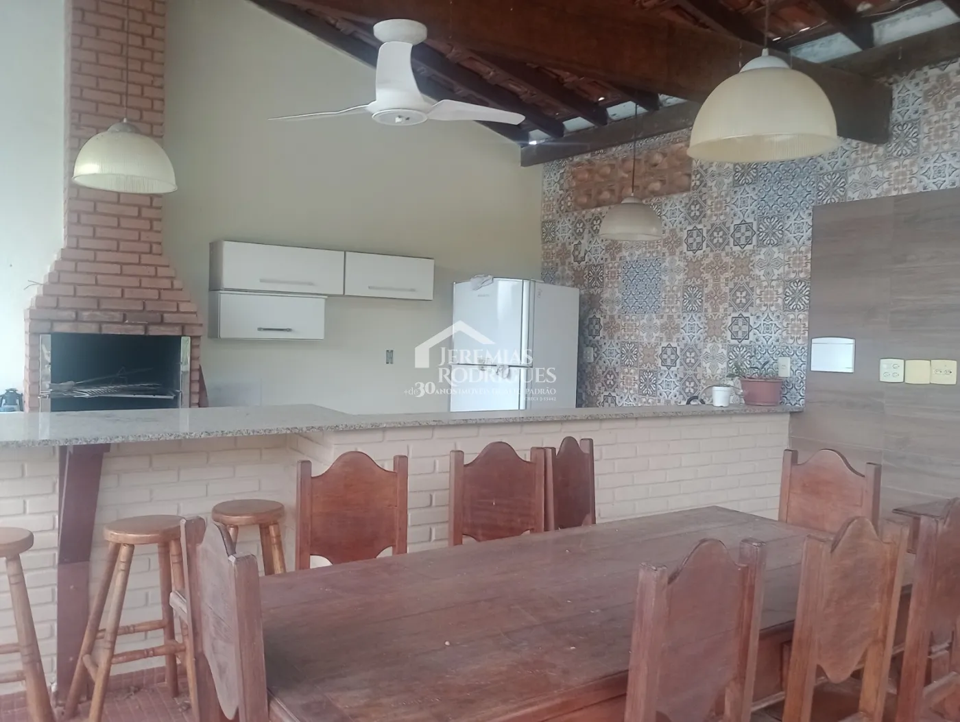 Chácara para locação com 2 dormitórios no Condomínio Recanto do Sol em Pindamonhangaba/SP.