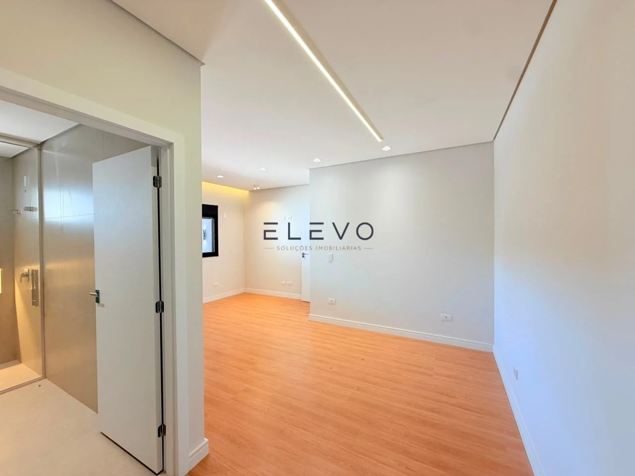 Casa Alto Padrão à Venda no Jardim Real | 3 Suítes, Automação Alexa e Piscina Aquecida
