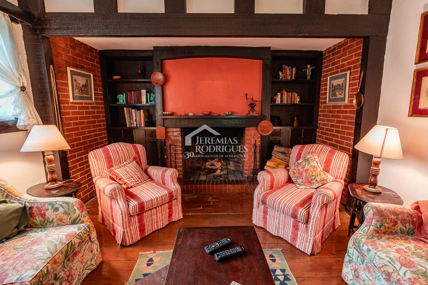 Casa com 9 dormitórios, 694 m² - Condomínio Reserva Figueiredo - Campos do Jordão/SP