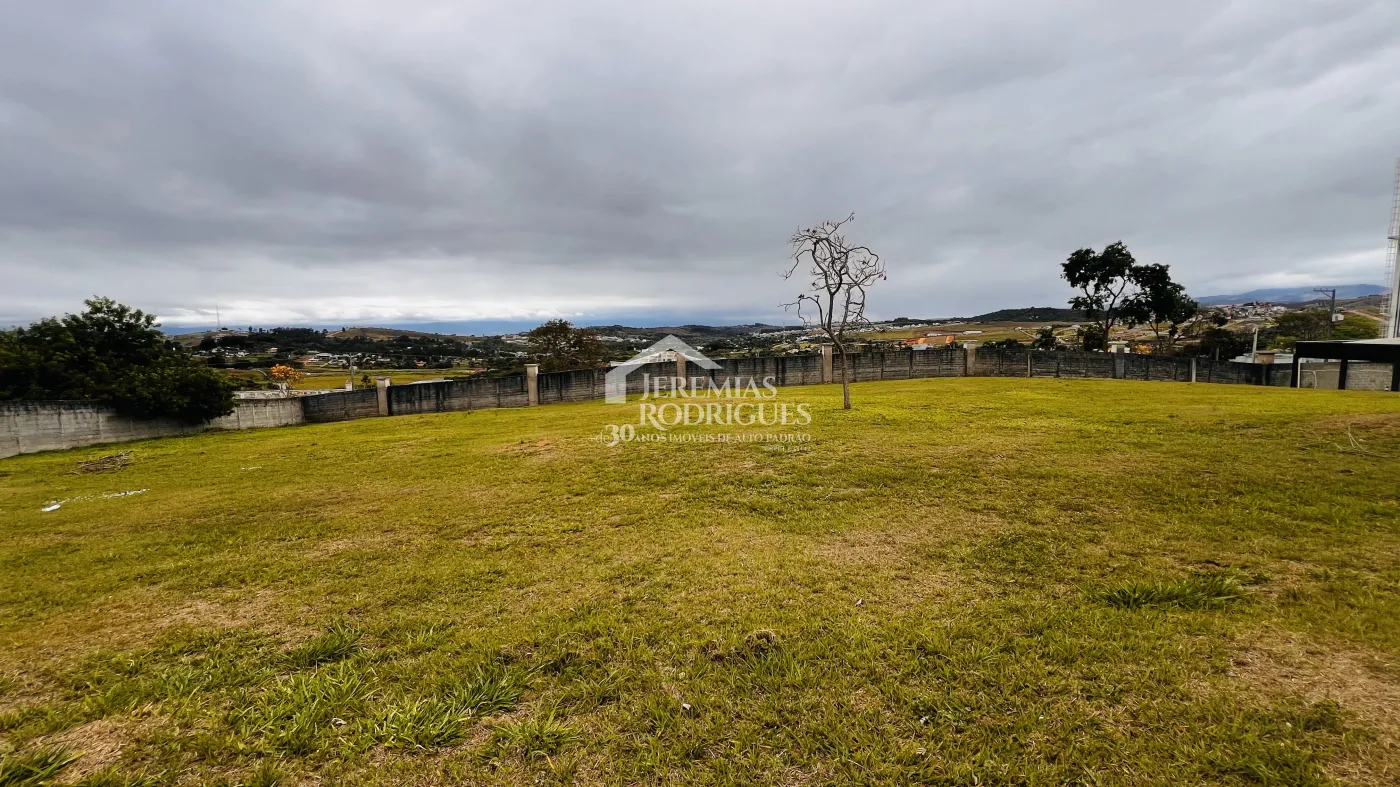 Terreno com 1.972 m² - Condomínio Chácara São Félix - Taubaté/SP.