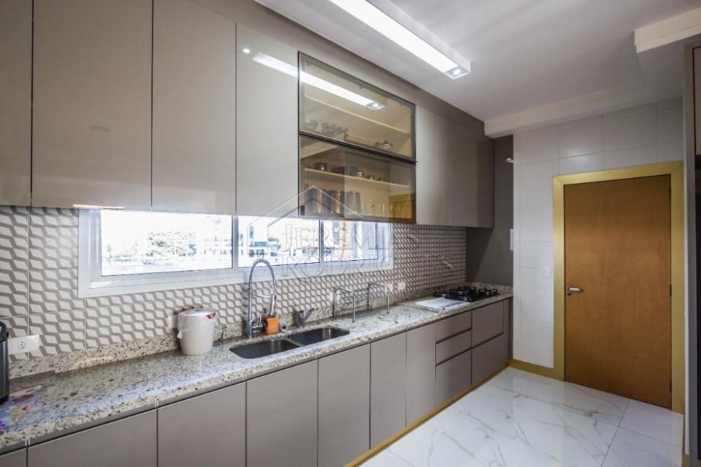 Apartamento à venda com 4 suítes no Condomínio Des Arts em Taubaté. 