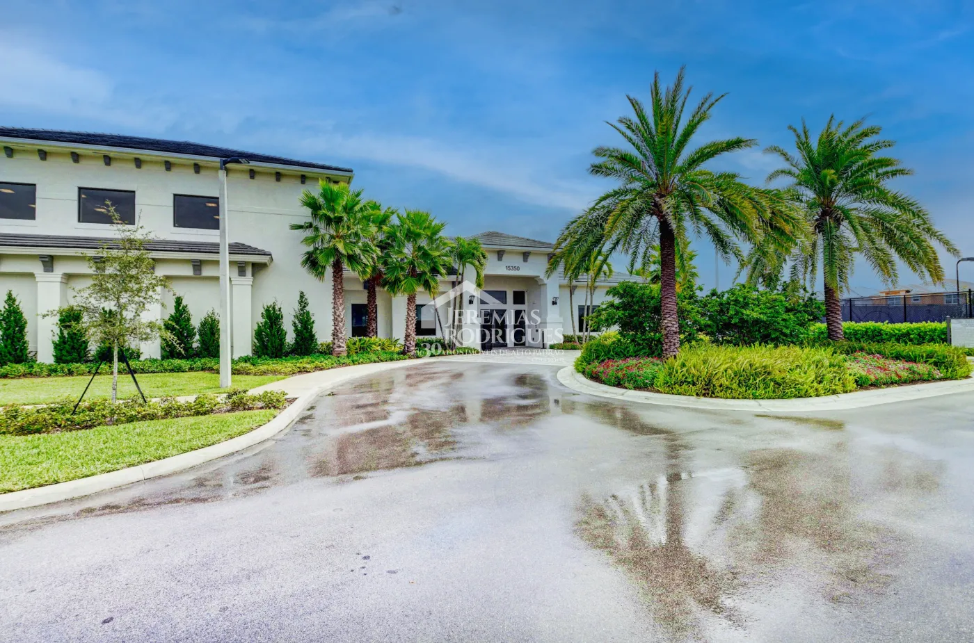 Casa com 4 dormitórios - Condomínio Dakota - Miami/ Flórida
