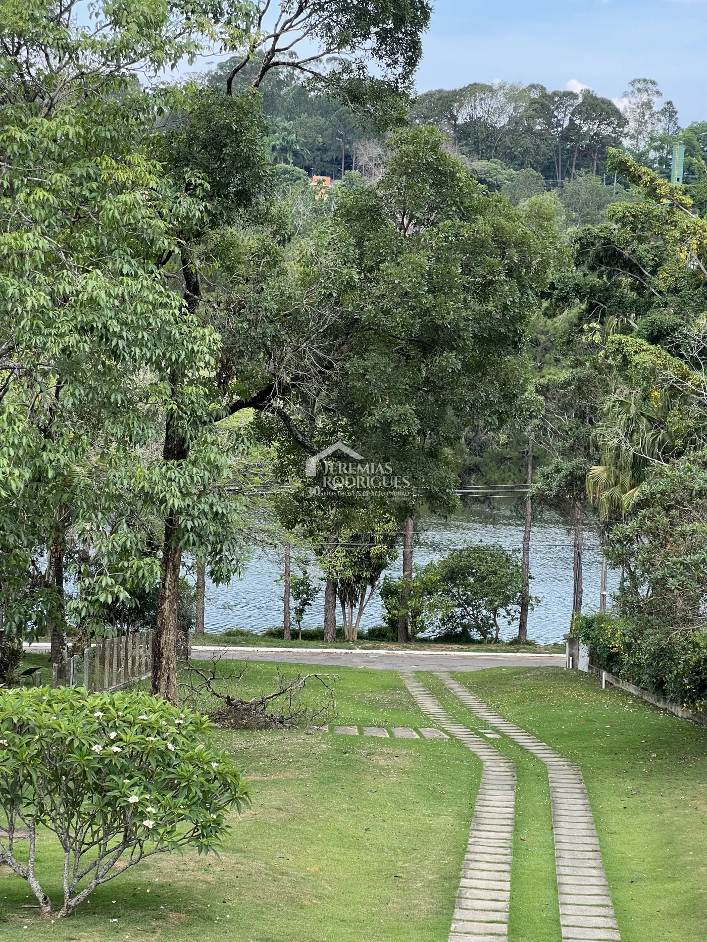 Casa com 3 dormitórios, 281 m² - Condomínio Chácaras Cataguá - Taubaté/SP