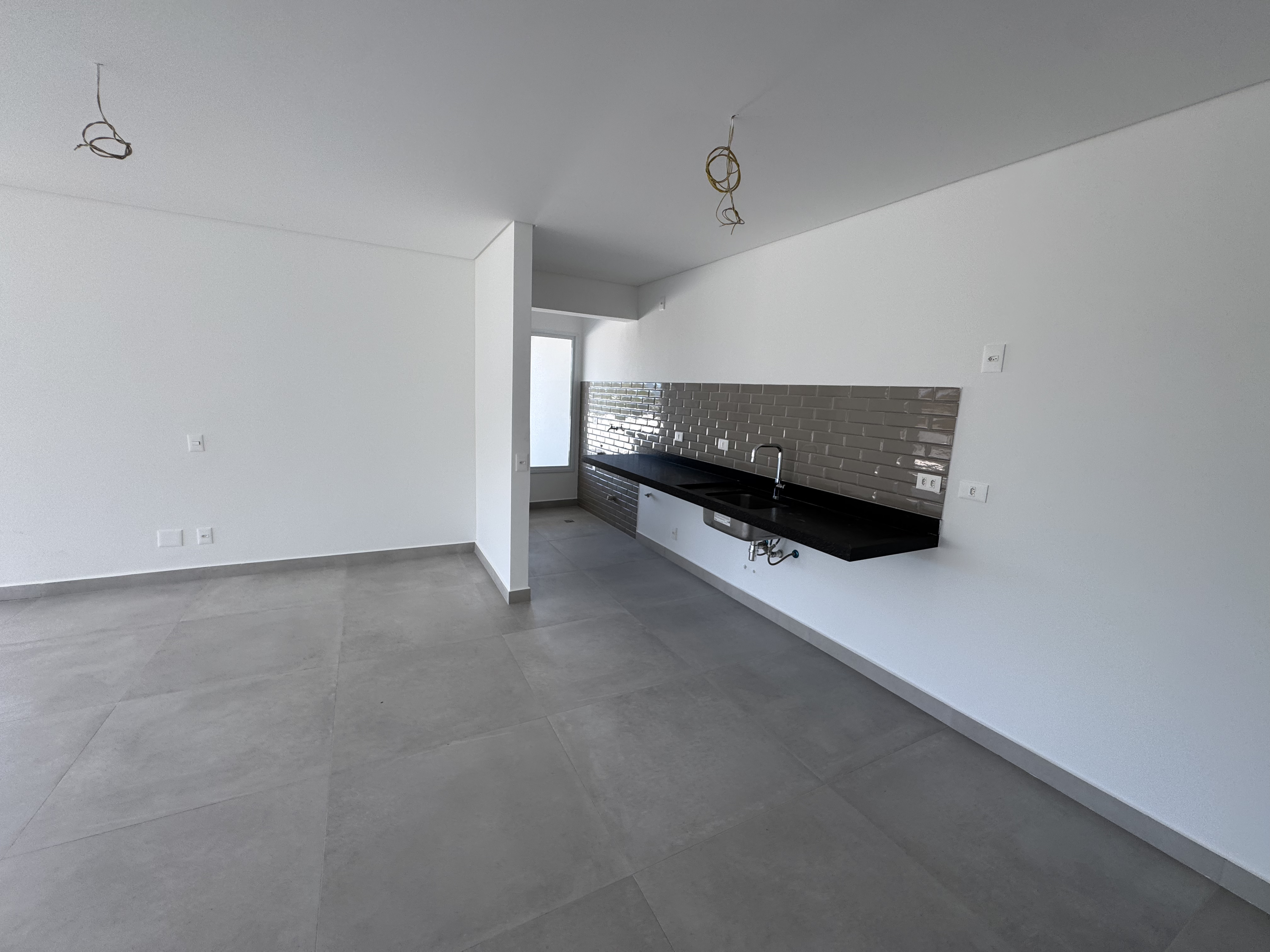 Apartamento à venda com 3 suítes no Condomínio Ankor Residencial em Ubatuba/SP.