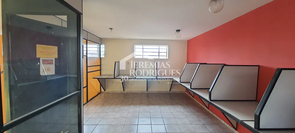 Prédio comercial com 310 m² -  Independencia - Taubaté/SP