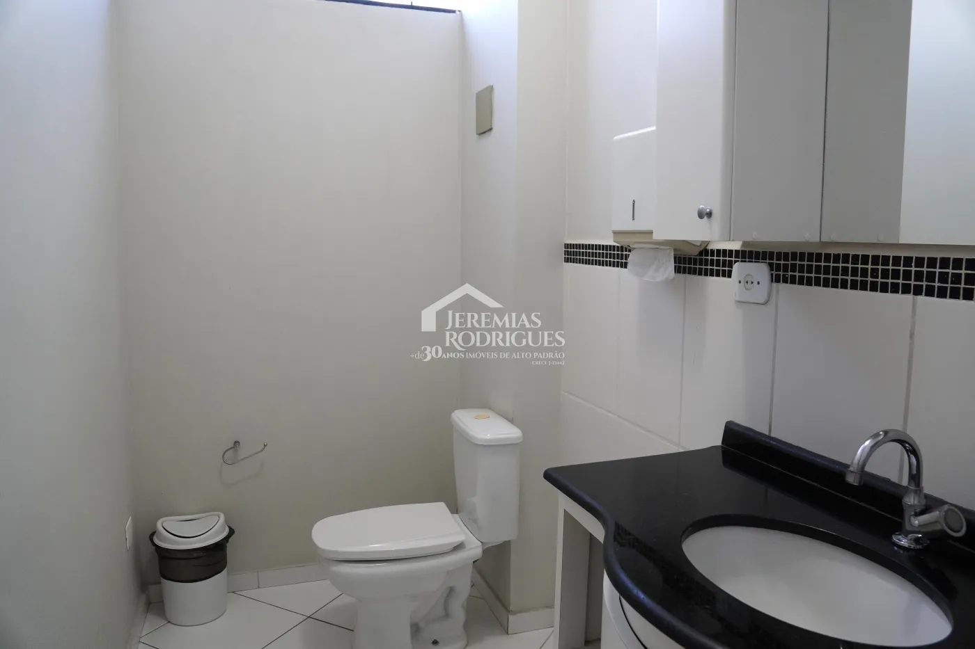 Prédio comercial com 568 m² -  Centro - Taubaté/SP