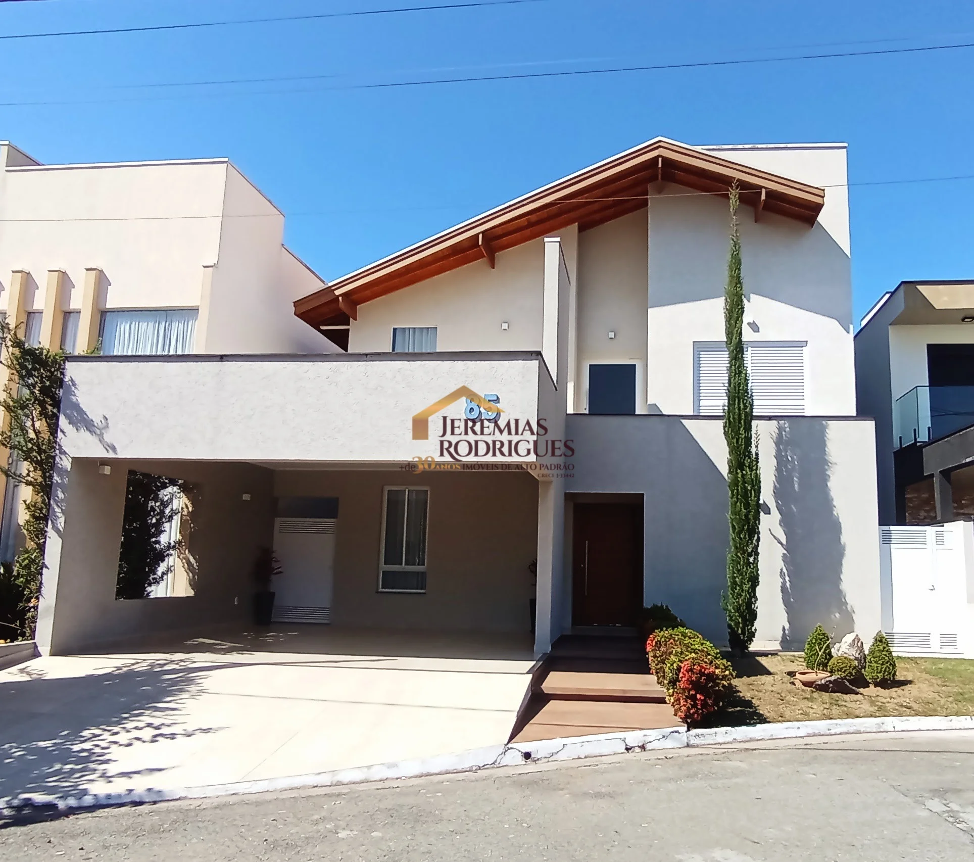 Casa à venda no Condomínio Campos do Conde II em Tremembé/SP.