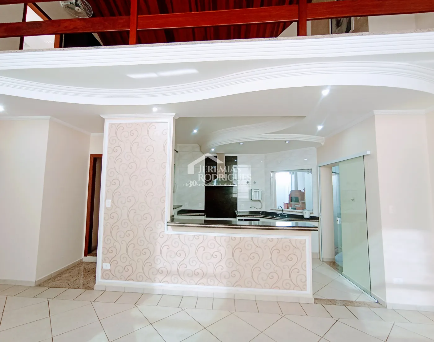 Casa à venda com 3 dormitórios no Condomínio Vale dos Príncipes em Taubaté/SP.