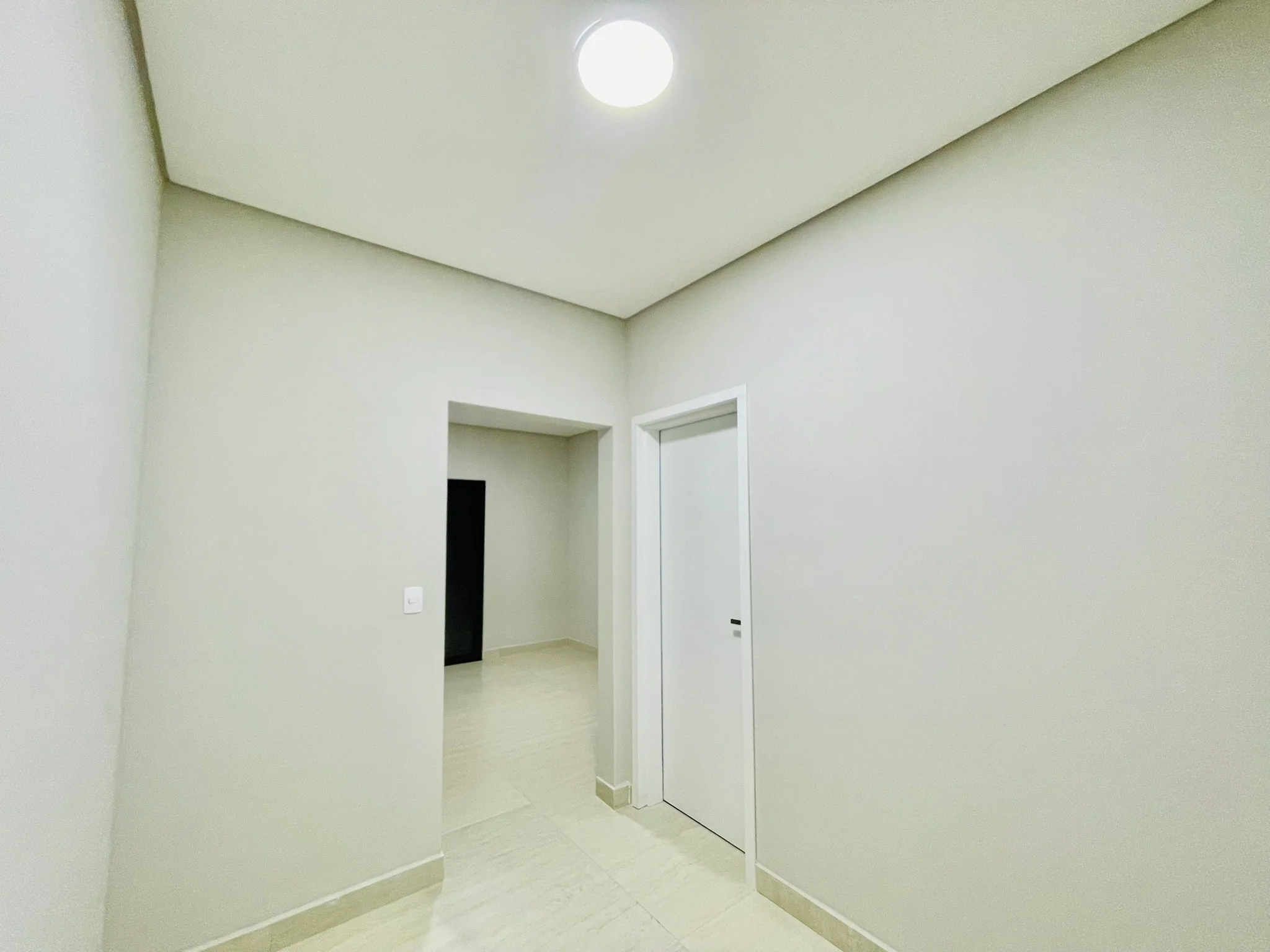 Casa à venda com 3 suítes no Condomínio Ouro Ville em Taubaté/SP. 