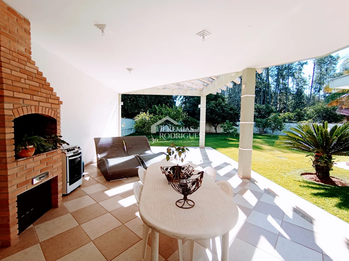 Casa à venda com 4 dormitórios no Condomínio Village Paineiras em Pindamonhangaba/SP