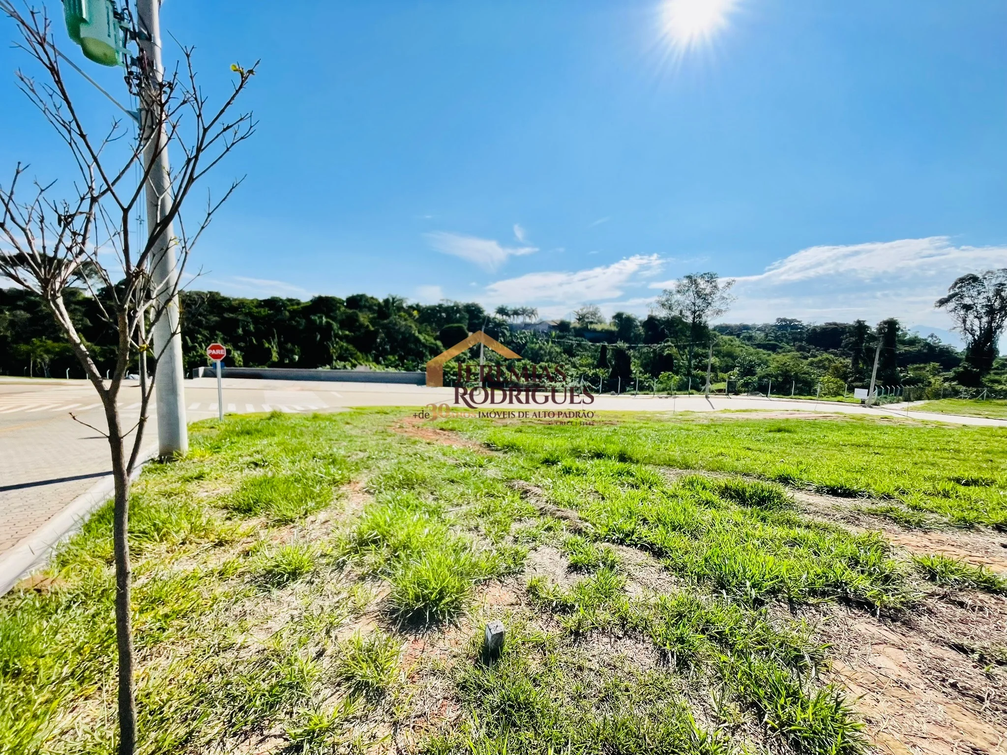 Terreno á venda no Condomínio Di Fiori em Taubaté/SP.